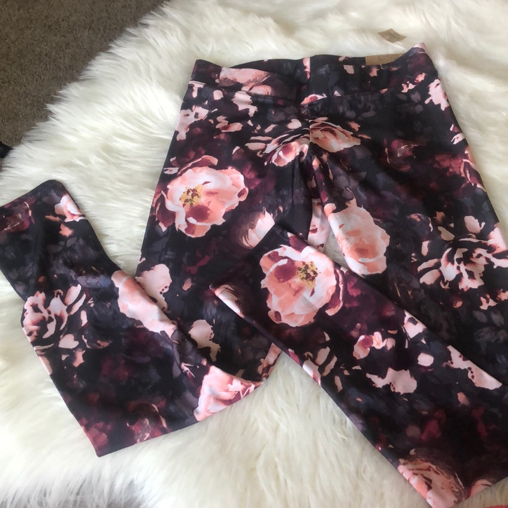 American Eagle floral spandex leggings